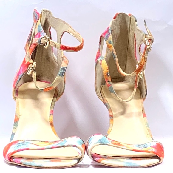 Nine West FLORAL print ankle strap, zipper back sandals size 11 - Picture 2 of 7